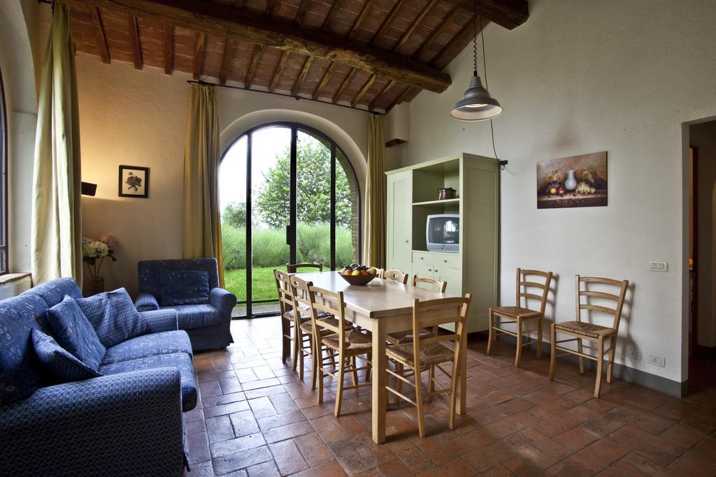Podere Il Pino Poggibonsi Rom bilde