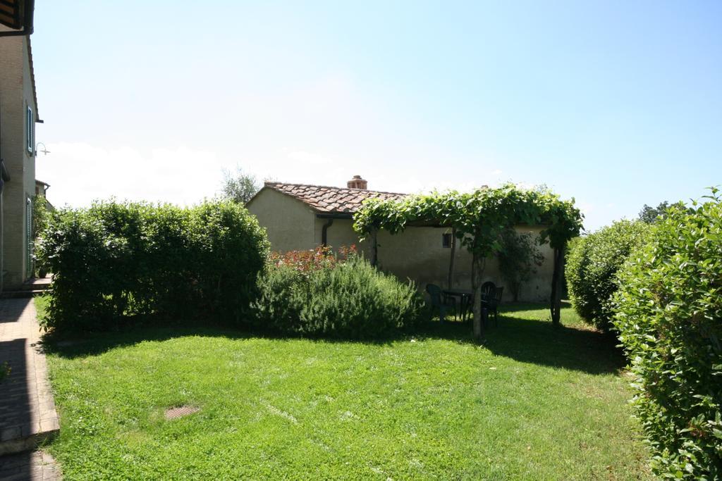 Podere Il Pino Poggibonsi Rom bilde